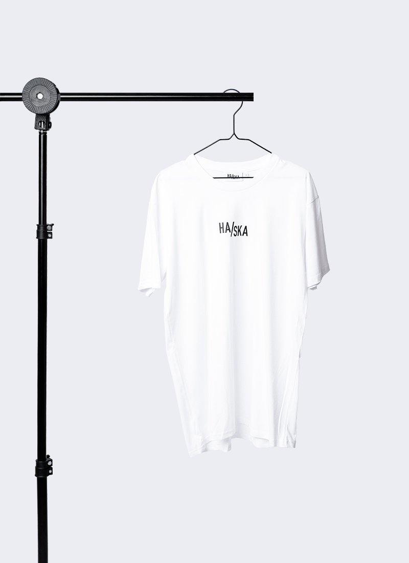 Minimal / Sustainable Organic T-Shirt - HALSKA